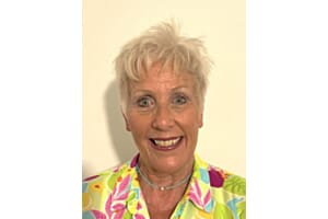 Mum’s agonising menopausal blepharitis clears in days with eye gel made from vines