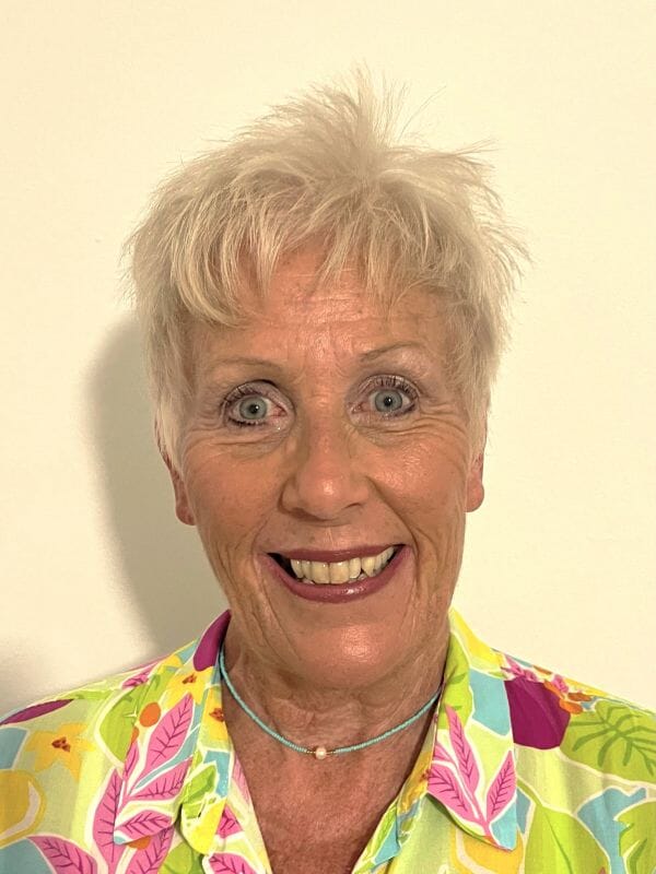 Mum’s agonising menopausal blepharitis clears in days with eye gel made from vines